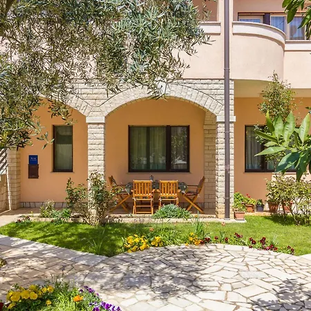 Ideal For Families With Pets Пула