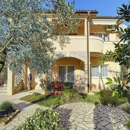 Апартаменти Ideal For Families With Pets Пула