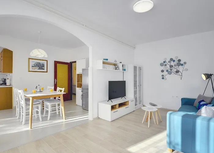 In Near The Sea Πούλα