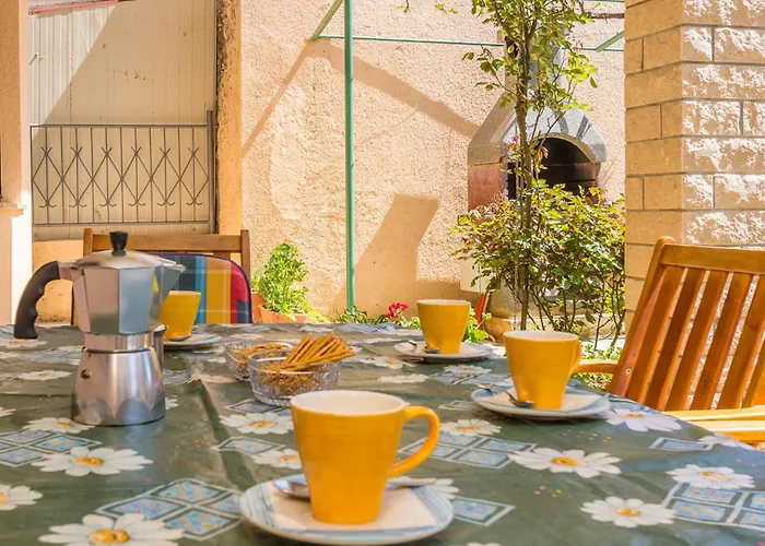 Διαμέρισμα In Near The Sea Πούλα