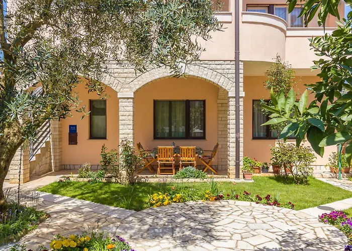 In Near The Sea Πούλα